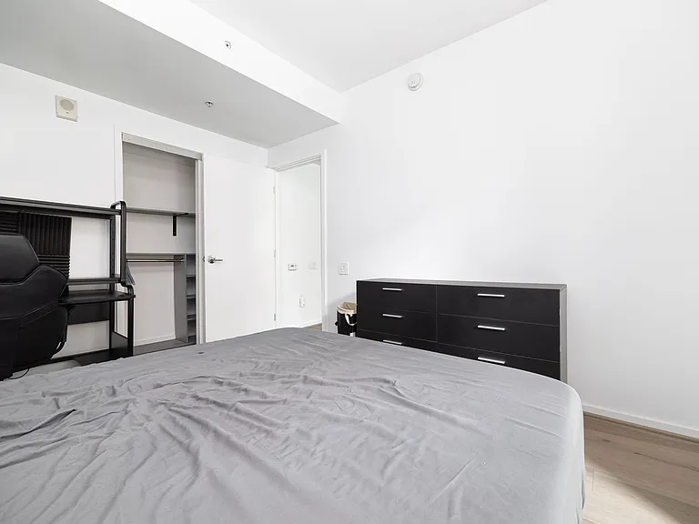 321 10th Ave #204 — Photo 9