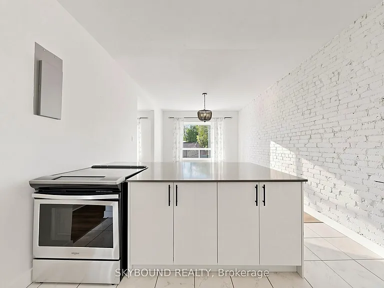 133 Wineva Ave #F — Photo 16