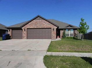 10805 Middlesbrough Ln, Yukon, OK 73099