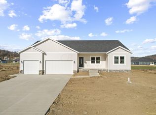 814 Mandy Ln, Newark, OH 43055