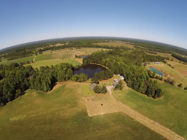 114 Jake Clements Rd, Hazlehurst, GA 31539