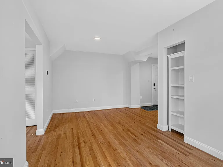 1427 Chapin St NW #204 — Photo 9