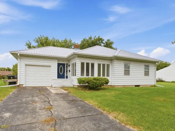 212 E 11th St, Tipton, IA 52772