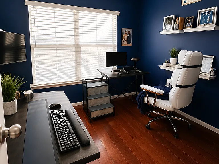 Bedroom 2 / Office Space