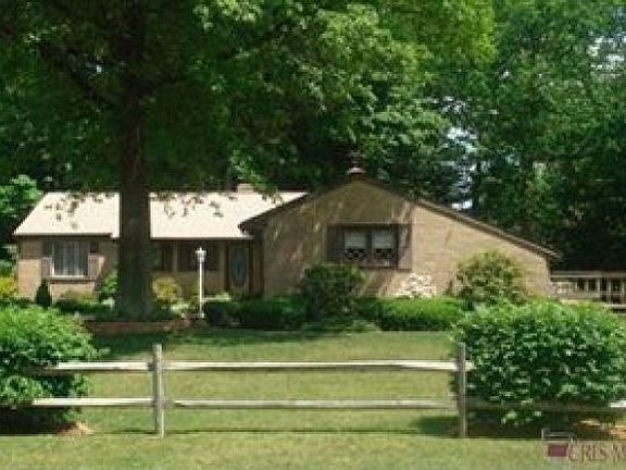 2nd image of 249 Lake Front Dr