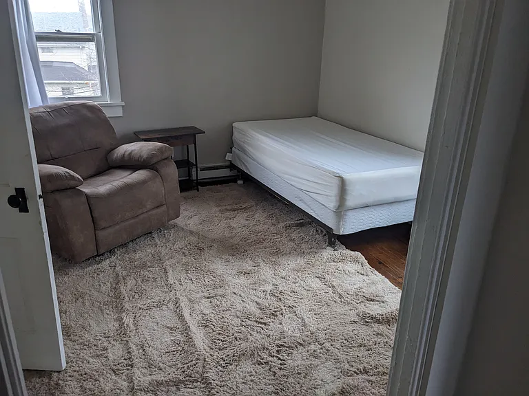 607 W Main St #3 — Photo 4