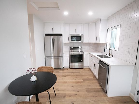 Kitchen with all new and high end appliances.