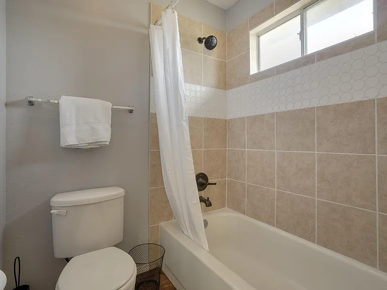 7501 Armstrong Ln — Photo 9