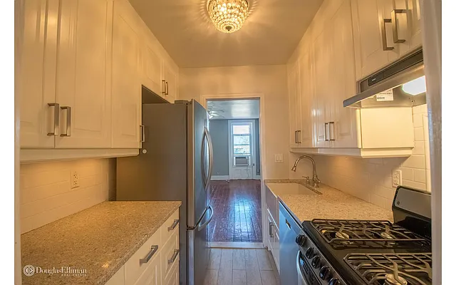 Rented by Douglas Elliman | media 23