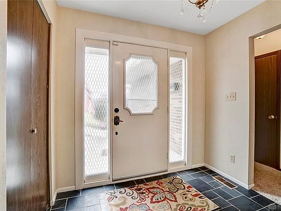 5th image of 511 Snowglen Dr