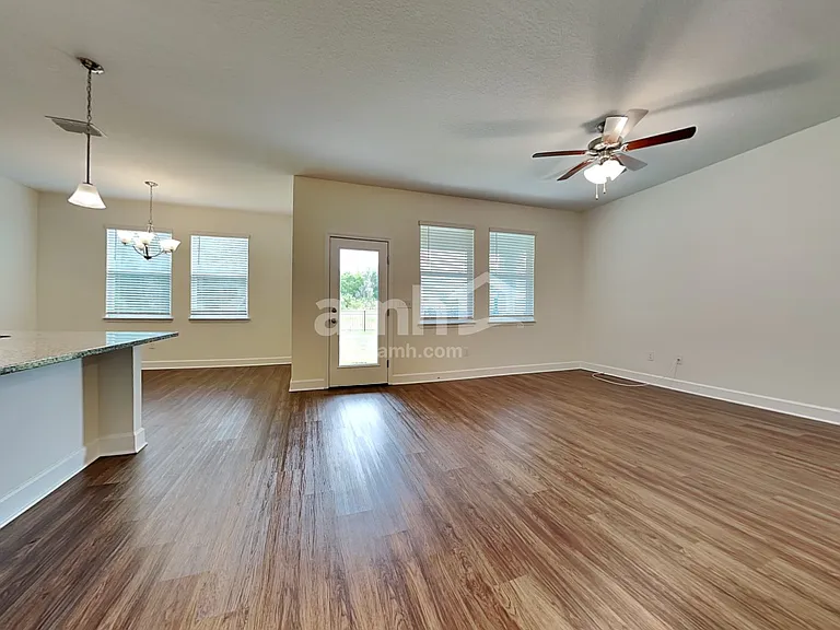 918 Walden Pond Dr — Photo 8