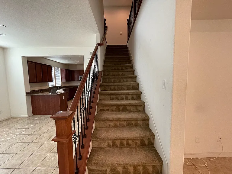 130 Barnhill Dr — Photo 6