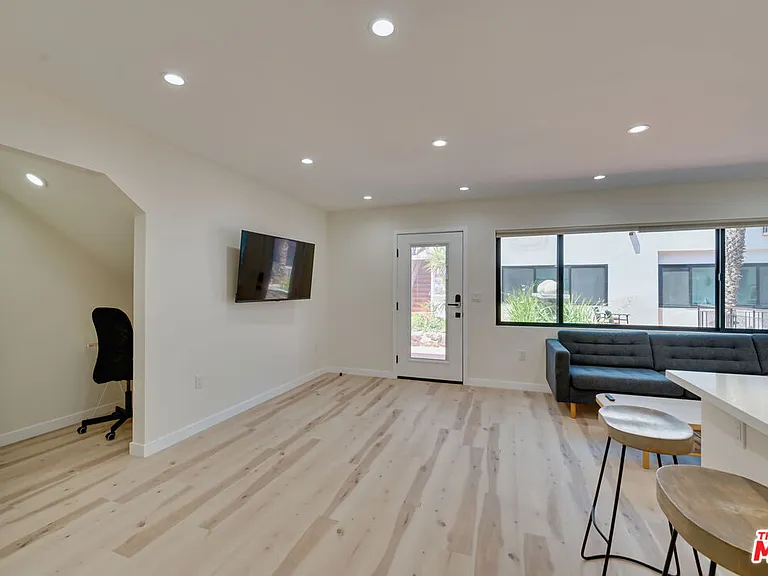 928 N San Vicente Blvd #108 — Photo 3