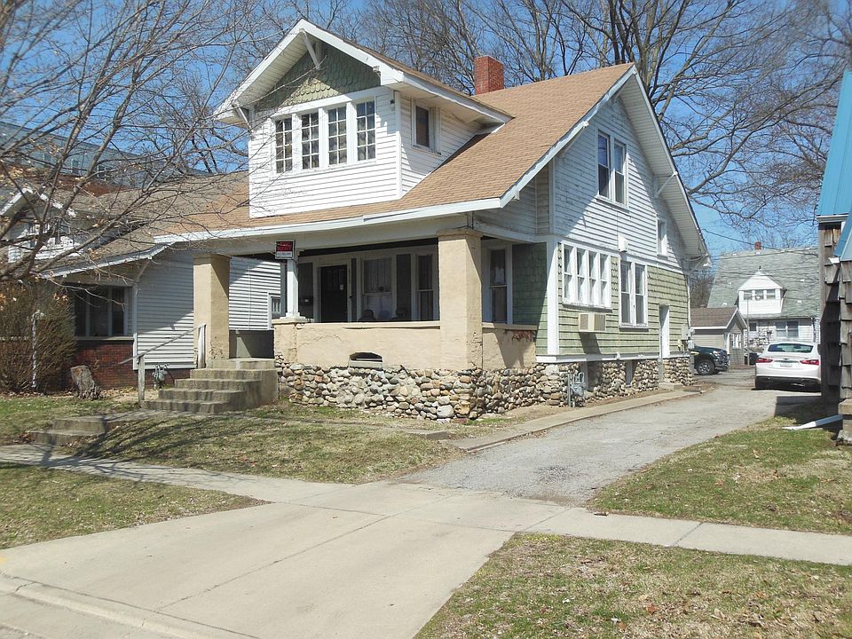 2nd image of 610 Evergreen St