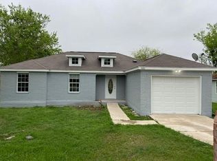 480 Willow Ave, Luling, TX 78648