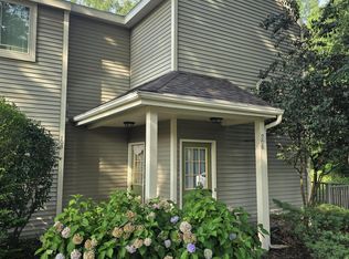 108 Burgoyne Dr, Halfmoon, NY 12065