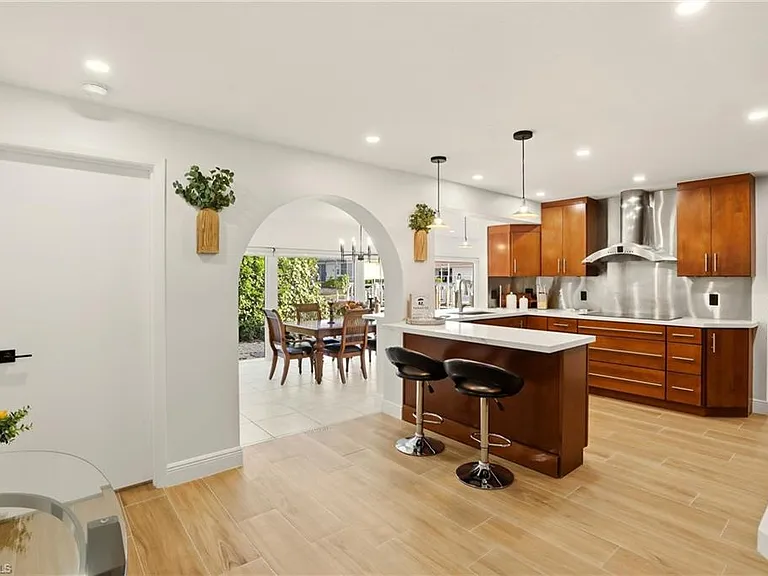 339 Landmark St — Photo 14