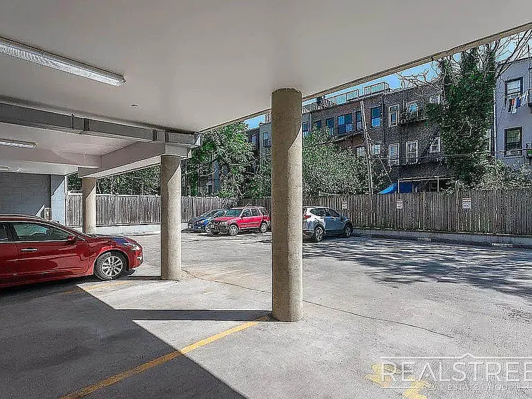 286 Stanhope St #4C — Photo 11