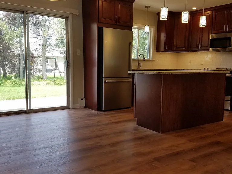 Mosser Dr — Photo 16