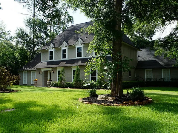 27202 Wells Ln, Conroe, TX 77385