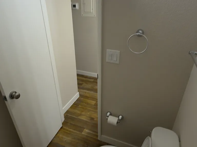 502 E Glenn St #14 — Photo 10