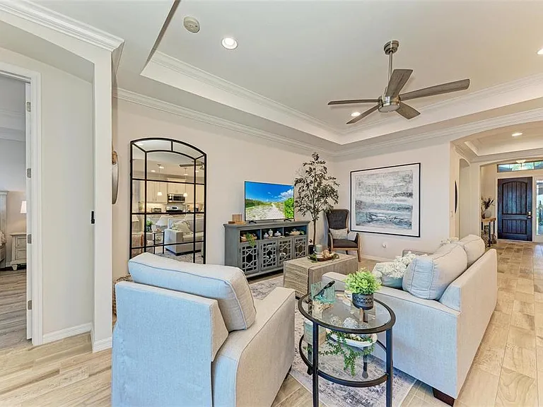 228 Maraviya Blvd — Photo 13