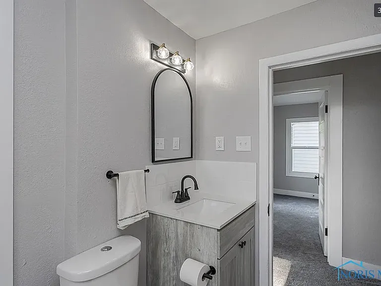 2242 Vaness Dr — Photo 12