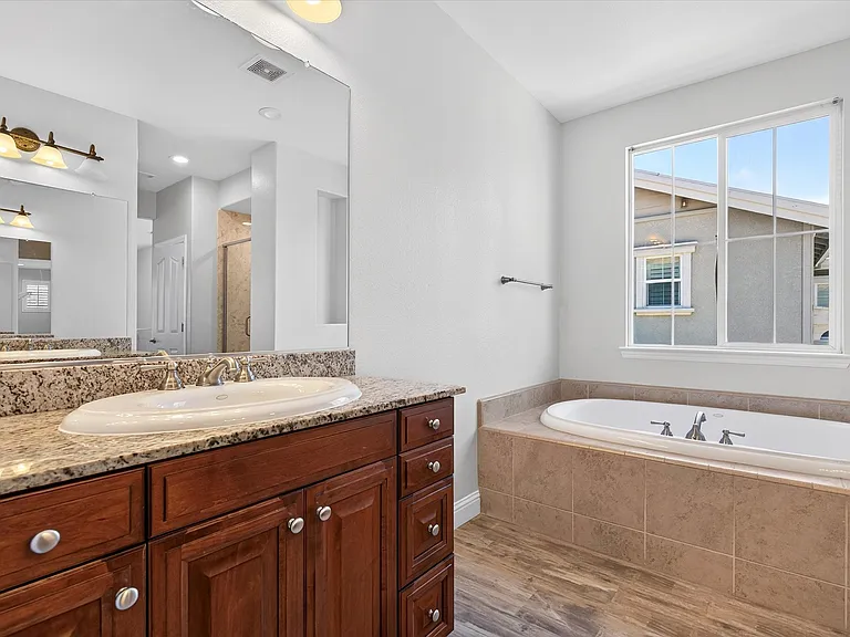 1132 Chancery Way — Photo 43