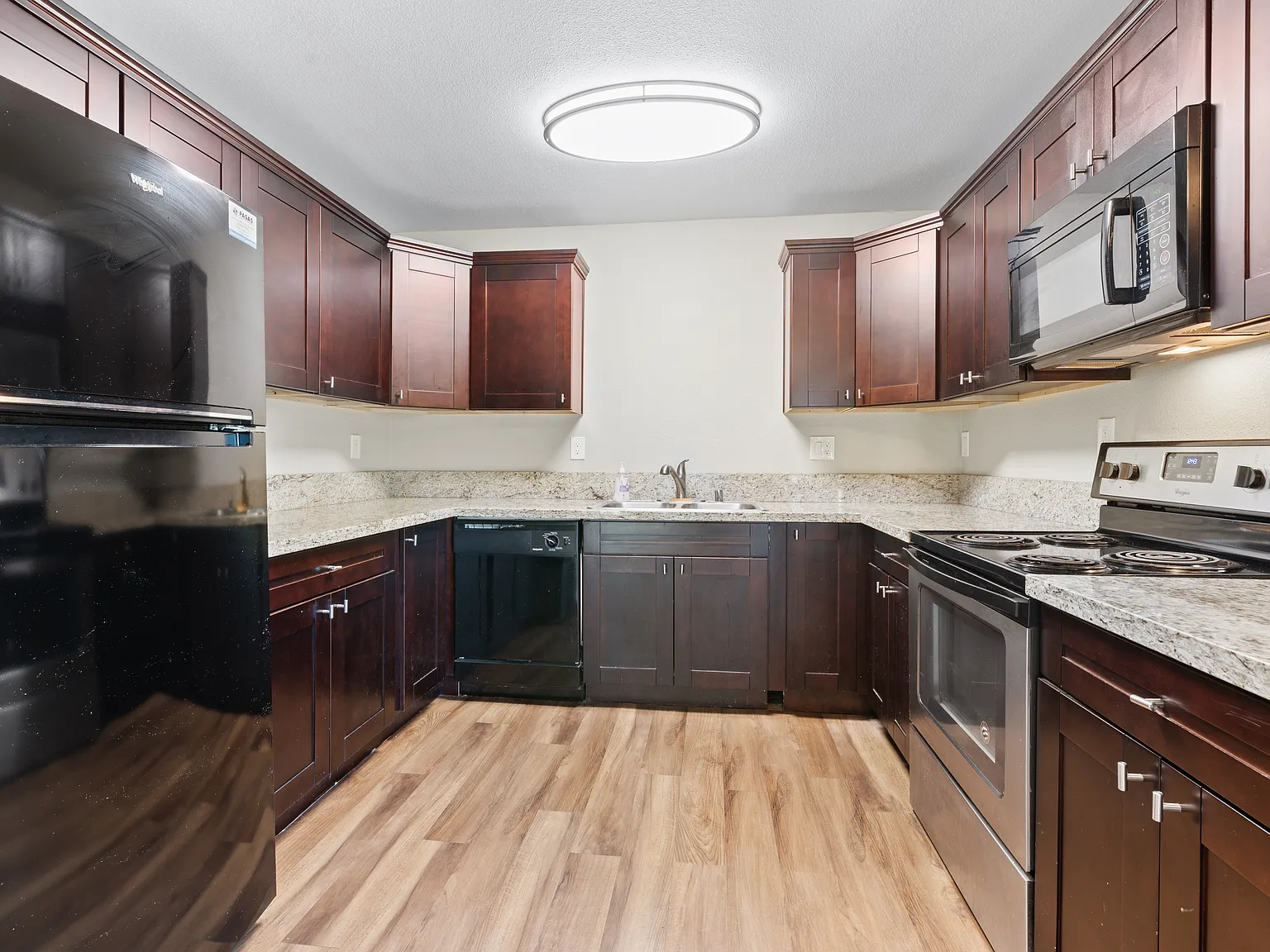 2 bed, 800 sqft, $2,150 — Photo 4