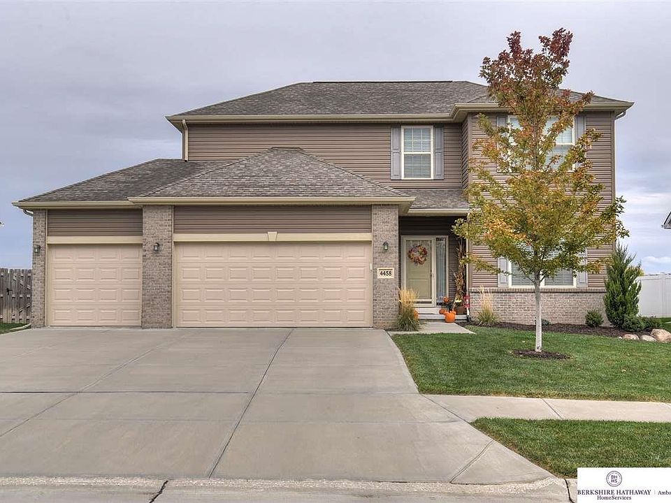 1st image of 4458 Brook Dr