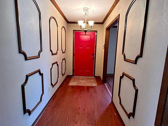 4th image of 320 N 57th Ave