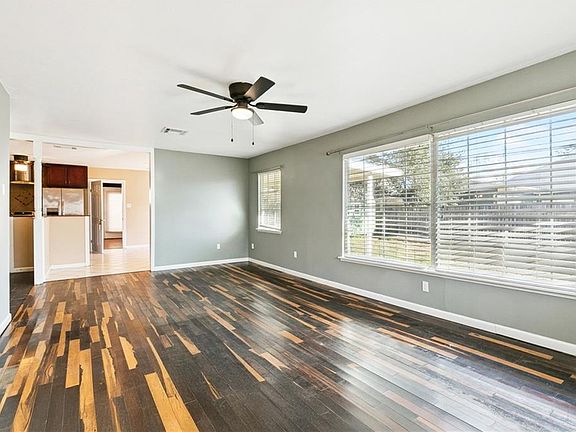 5th image of 2805 Elizabeth St