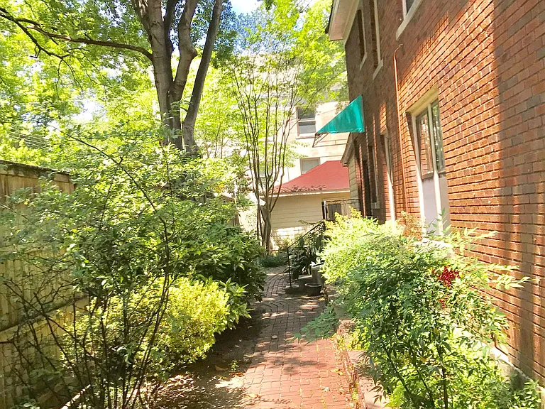 431 N Evergreen St #DOWNSTAIRS — Photo 26