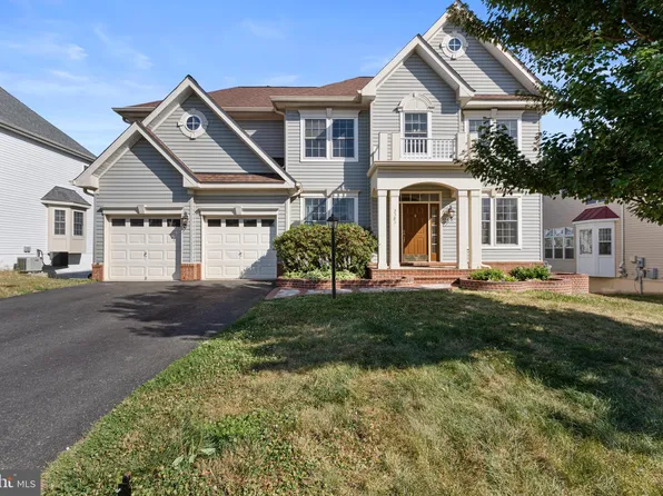 3383 Oakham Mount Dr, Triangle, VA 22172