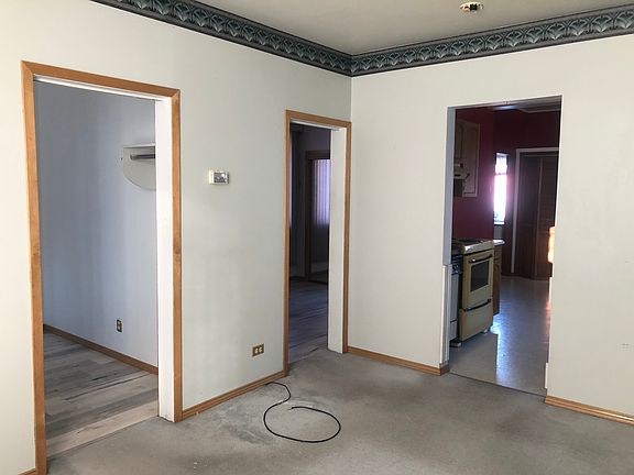 3rd image of 15 Pearce Ave