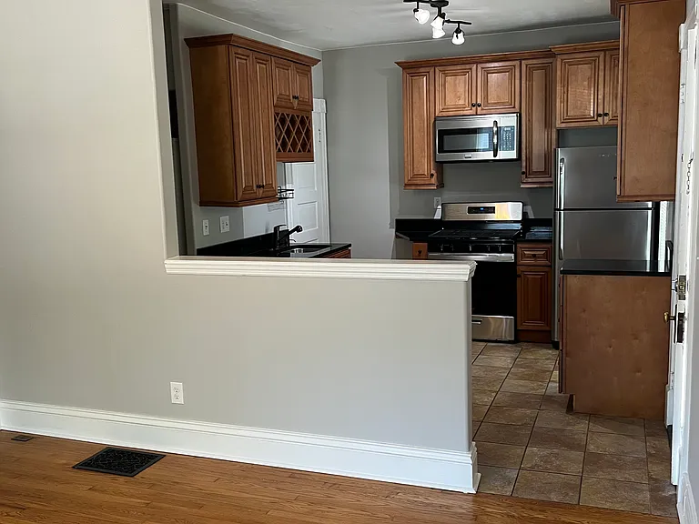 1209 Benton Ave #1 — Photo 20