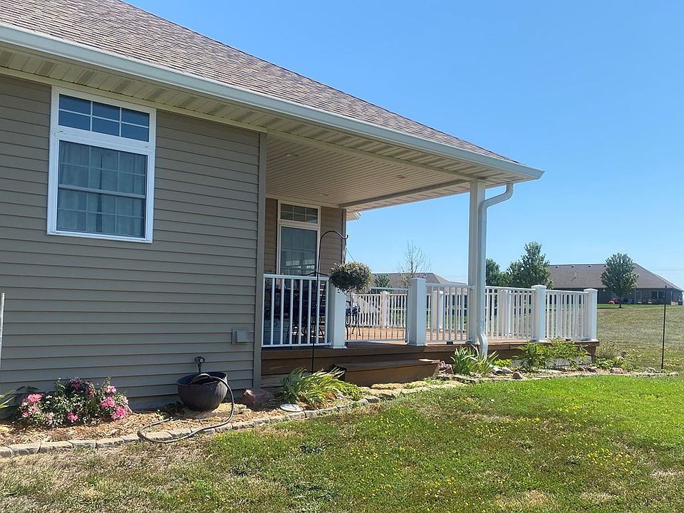 2nd image of 2111 Lakeview Dr