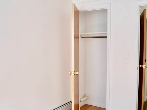 110 Graham Avenue image 15 of 18