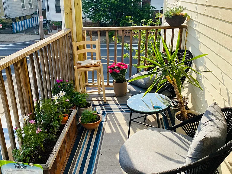 31 Temple St #B — Photo 6