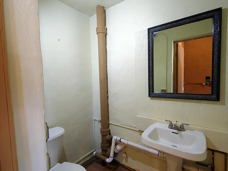 1009 E Sullivan St — Photo 11