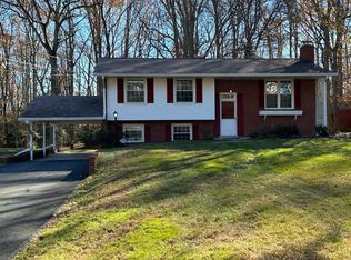 18325 Sharon Rd, Triangle, VA 22172