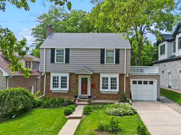4814 Bryan Pl, Downers Grove, IL 60515