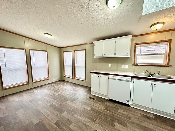 3rd image of 9956 Kensington Ct #250