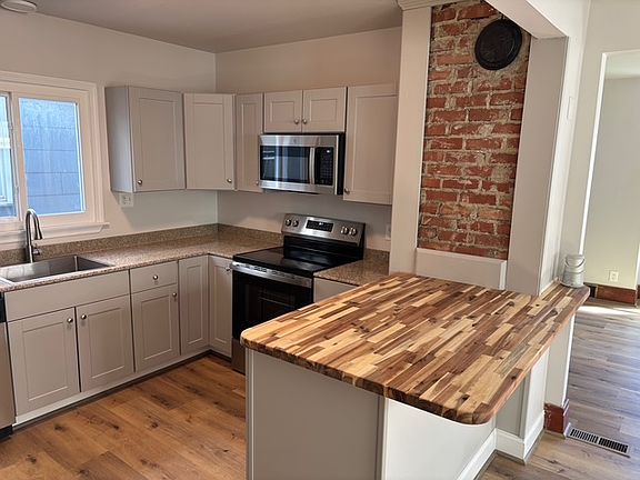 3rd image of 137 Eiseman Ave Floor 1