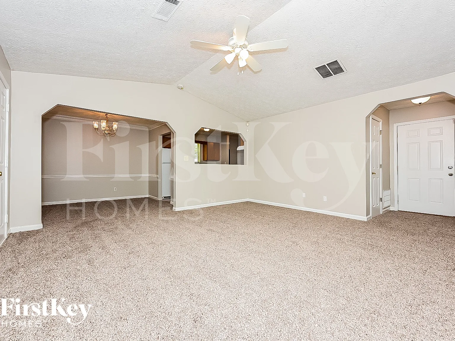 3 bed, 2.0 bath, 1494 sqft, $1,915 — Photo 2