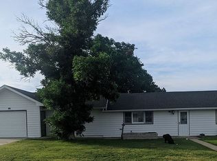 216 E 2nd St, Imperial, NE 69033