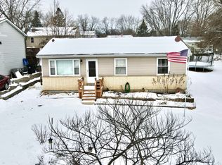8506 W Sunset Dr, Wonder Lake, IL