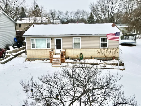 8506 W Sunset Dr, Wonder Lake, IL 60097