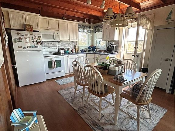 2nd image of 16272 Crystal Beach Rd