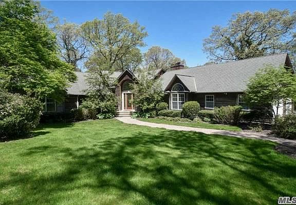 2nd image of 31 Bonnie Dr